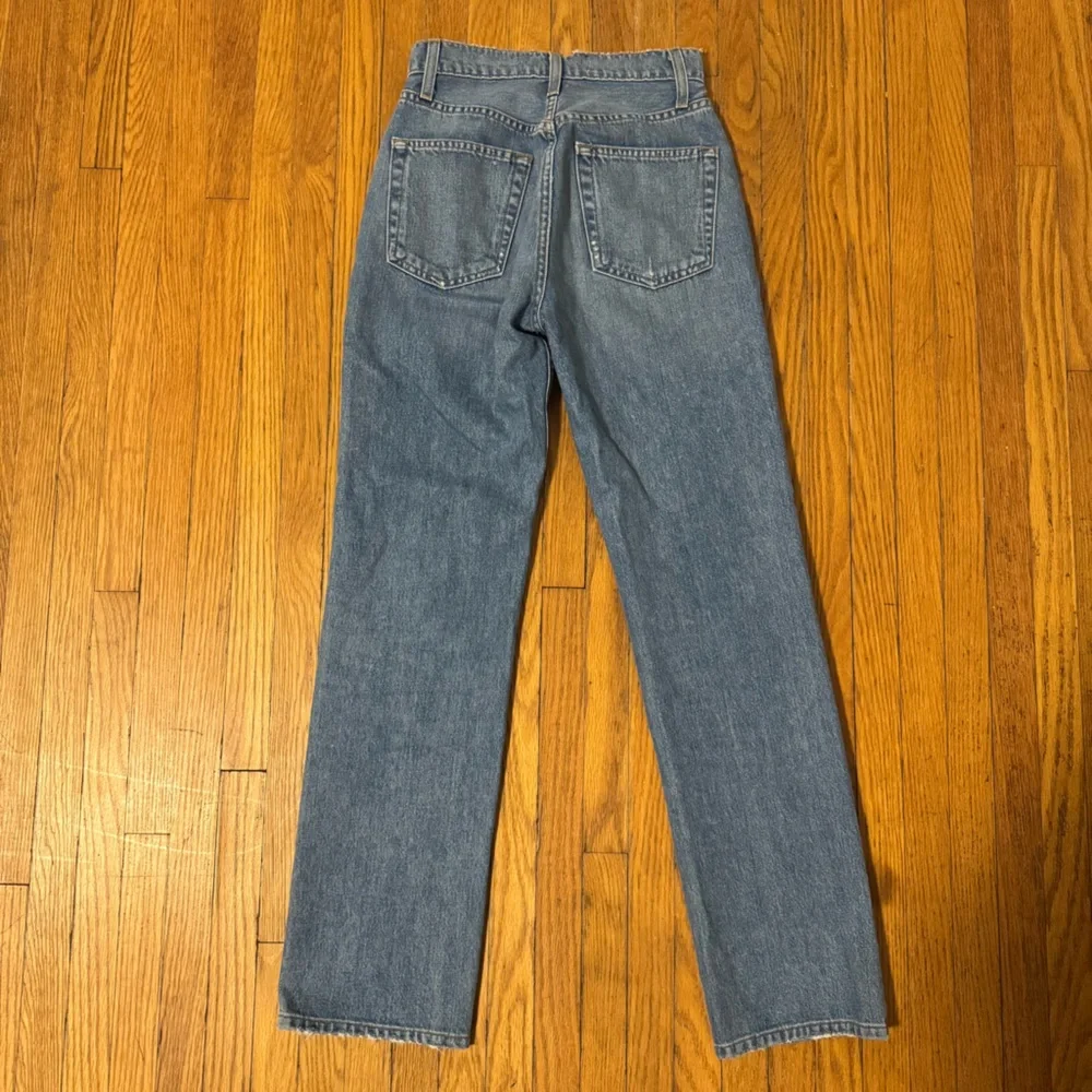 Reformation Cynthia High Rise Relaxed Jeans in Aegean - Women’s 23 - Picture 3 of 13